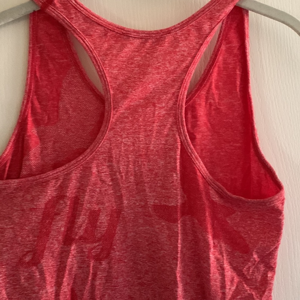 Medium Red Oiselle Flyte tank